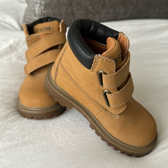 Sketchers boots - Picture 1 of 6